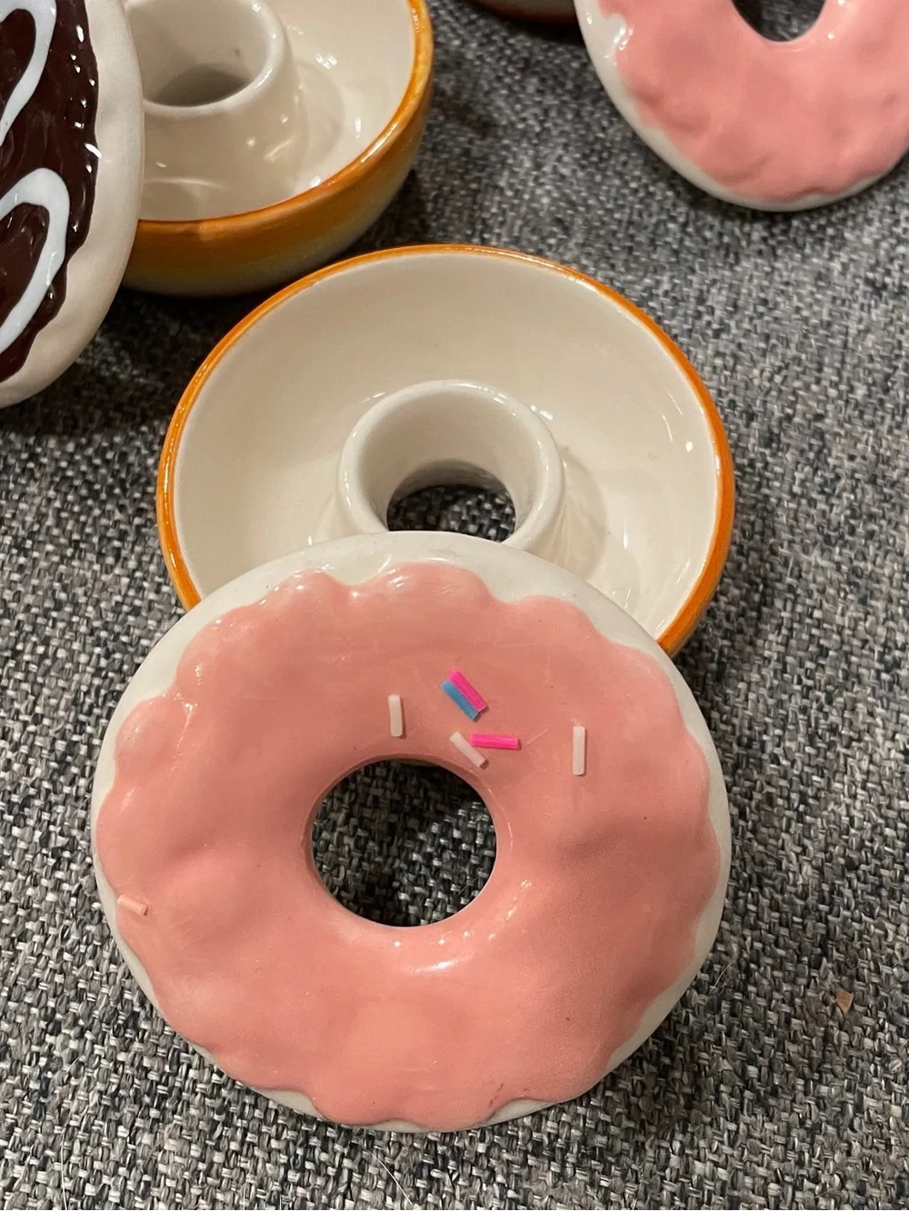 Ceramic Donut Pastry Shape trinket dishes - set of 6. Sprinkle frosting details!